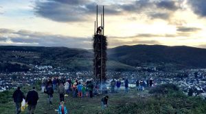 Traditionelle Martinsfeuer in den Weinbergen rund um Ahrweiler